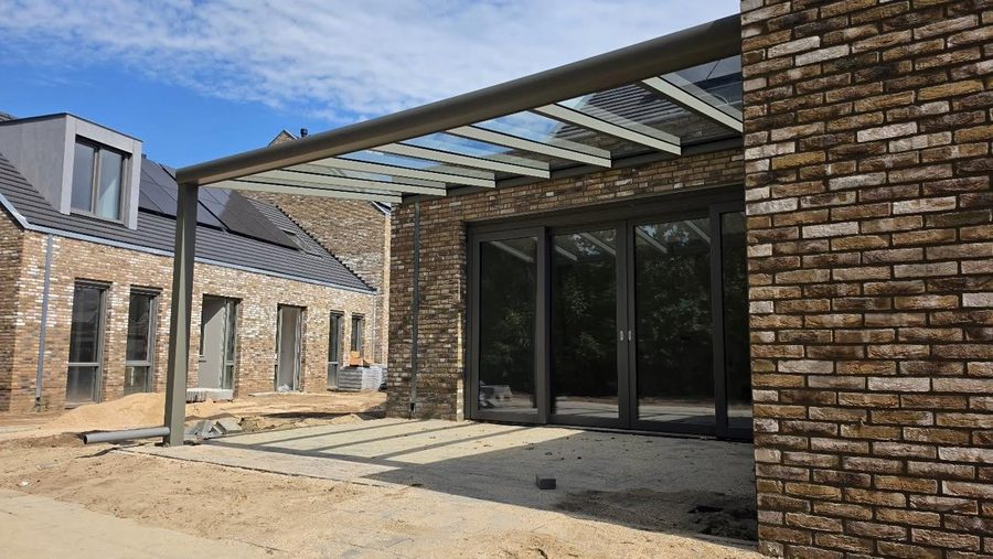 Aluminium veranda met glasdak